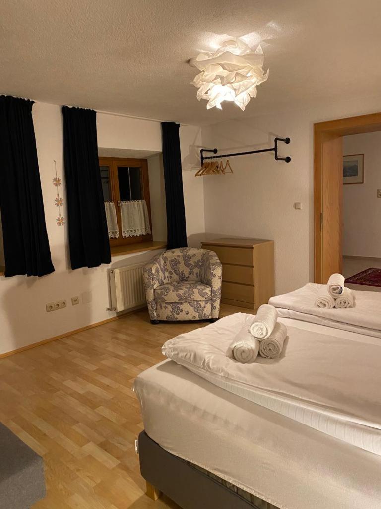 Appartments Krone Bichlbach Kamer foto