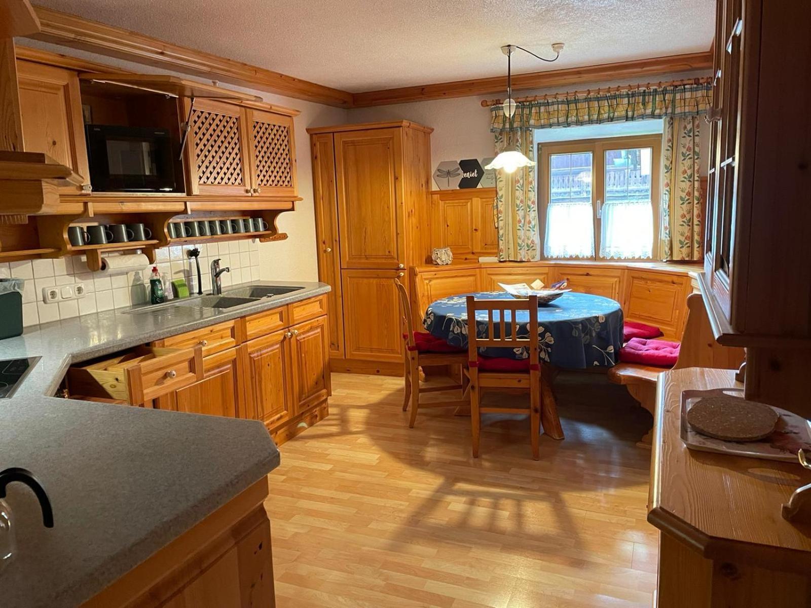 Appartments Krone Bichlbach Kamer foto