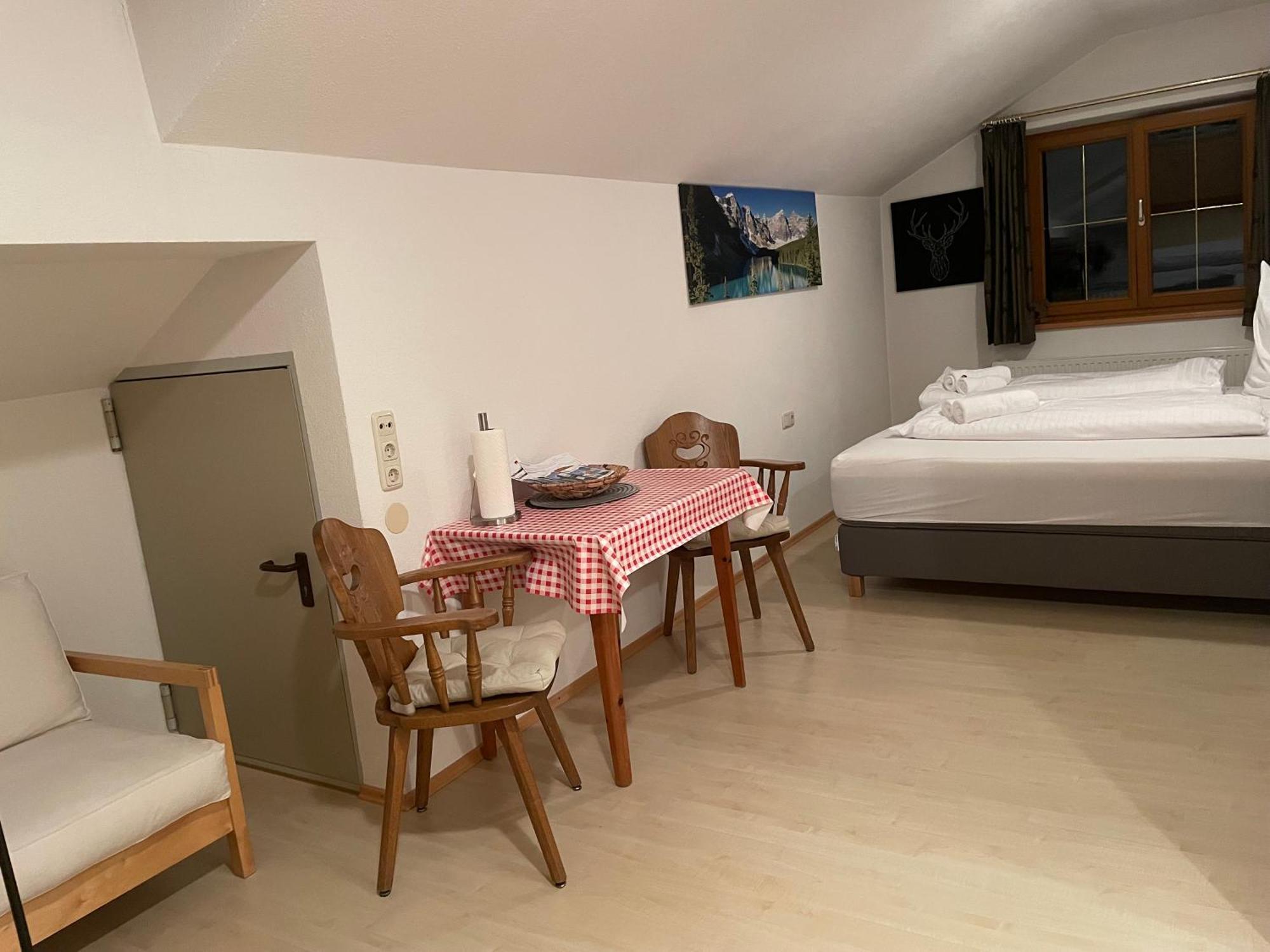 Appartments Krone Bichlbach Kamer foto